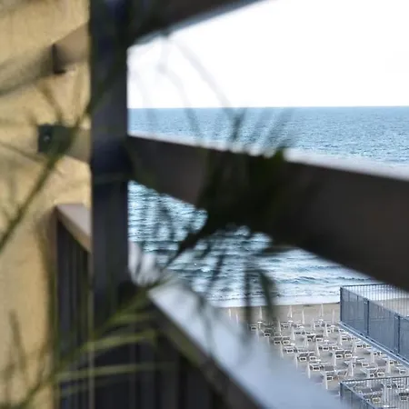 Daire Piazza Nember Attico Con Vista Mare